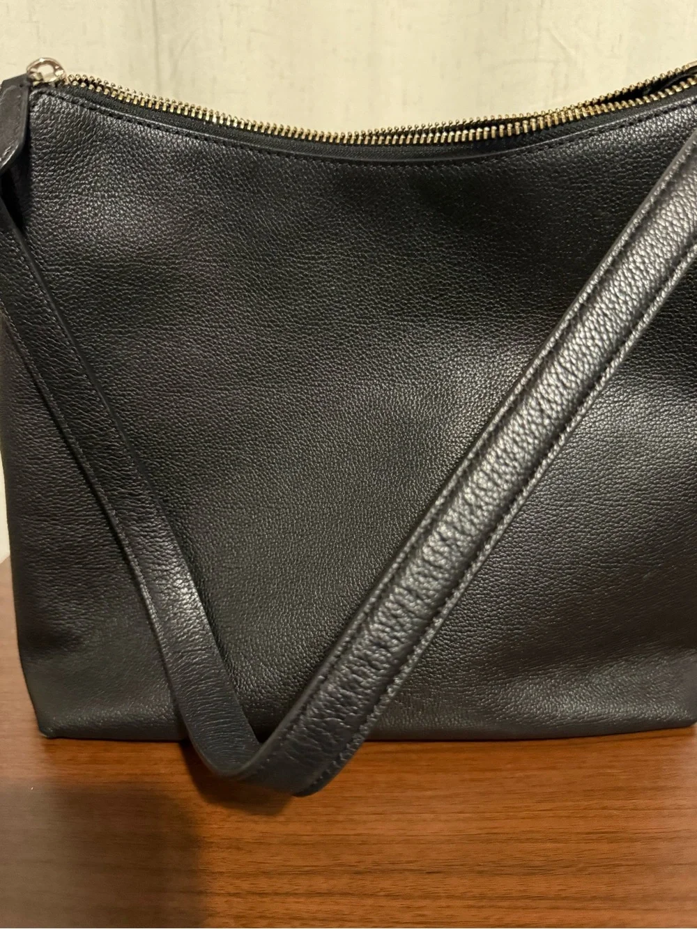 kate spade black pebbled leather shoulder bag with gold logo